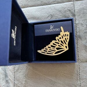 Swarovski Naturally Brooch Butterfly Gold Plated (1081987)